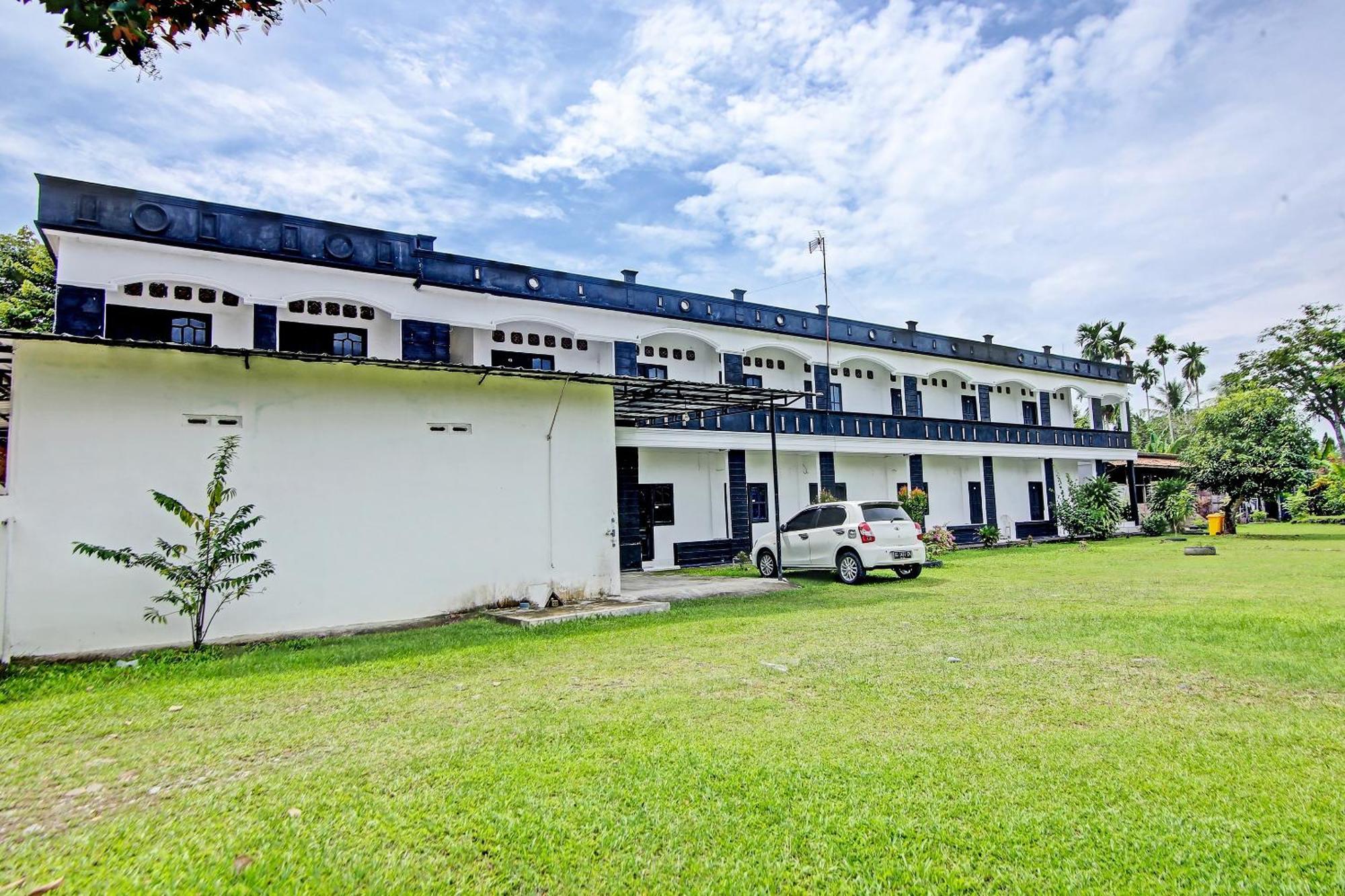 Oyo Life 91127 Wisma Sukajadi Syariah Perabumulih Zewnętrze zdjęcie