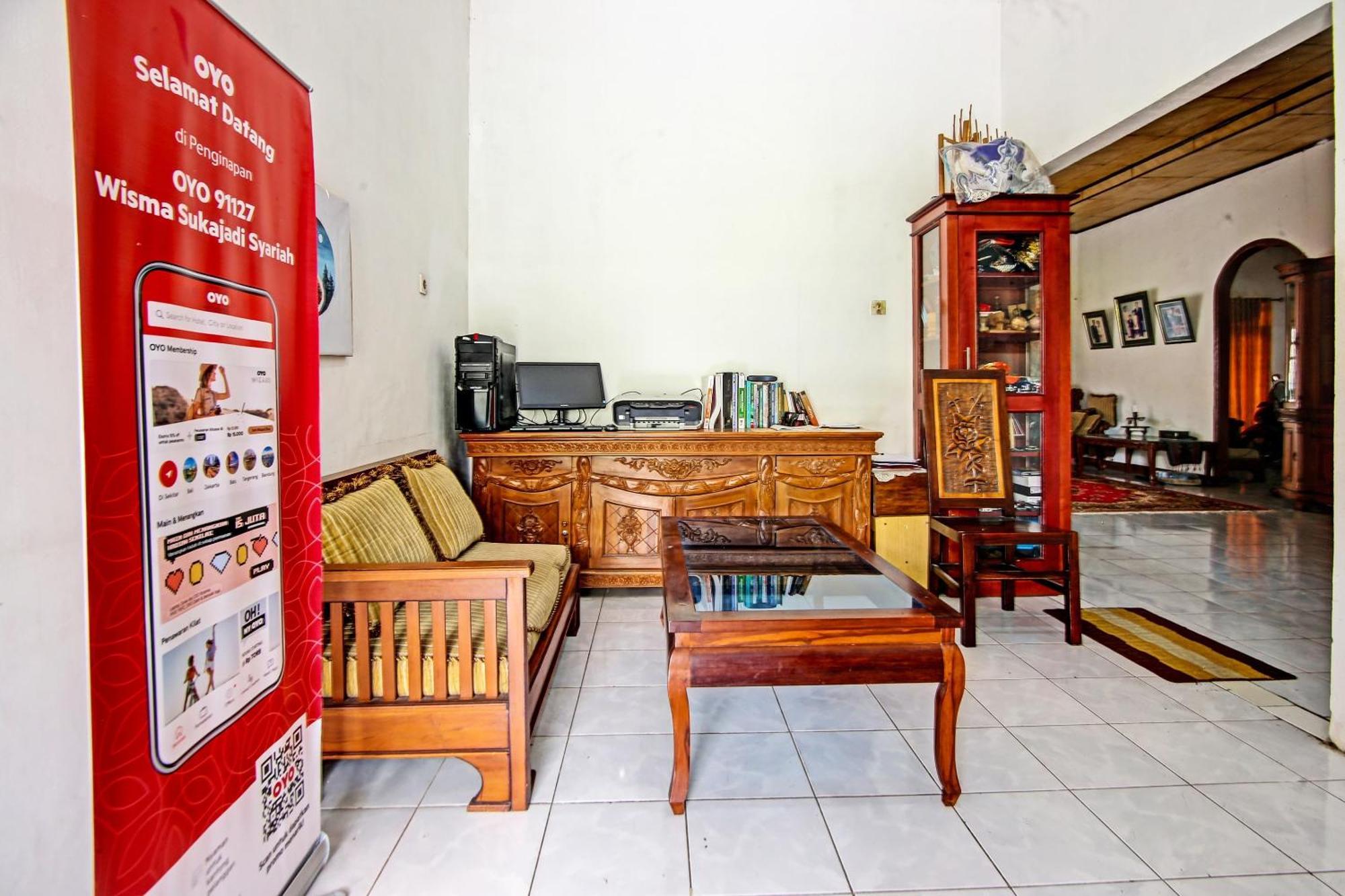 Oyo Life 91127 Wisma Sukajadi Syariah Perabumulih Zewnętrze zdjęcie